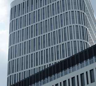 Wieżowiec przy placu Unii Lubelskiej