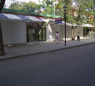 Shoppingmeile im Oktober