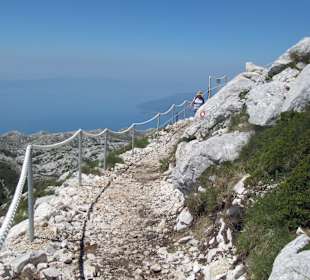 Rundweg am Gipfel des Sv. Jure 