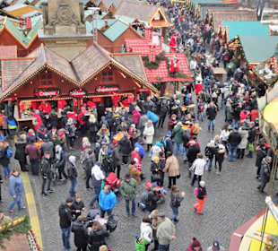 Der Weihnachtsmarkt Erfurt aus der Höhe gesehen