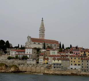 Rovinj mit Stadtmauern und Stadttoren