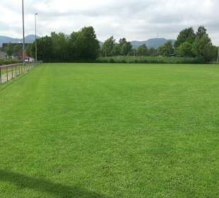 Fußballplatz bei der Kreisporthalle