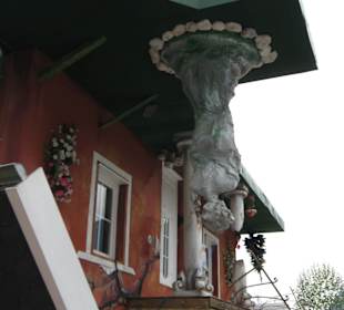 Kopfüberhaus