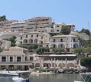 Mittagsstop am griech. Festland in Sivota