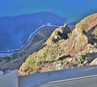 Blick in die Tiefe am Cabo Girão