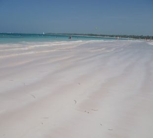 Zeigt den Strand ca. 2 - 3  km weiter südlich 