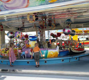 Der Luna-Park bei Tag und Nacht