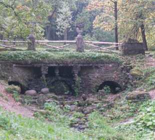 Parkanlage Pawlowsk - Ruinenkaskade