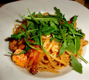 Pasta mit Meeresfrüchten in der Pizzeria Casetta