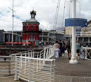 Der Clocktower an der Waterfront