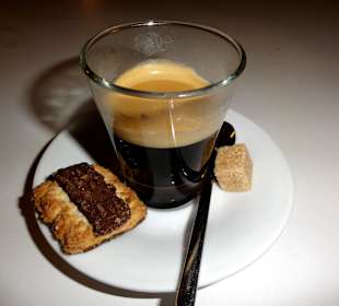 Ein würdiger Abschluss: Café nach Art des Hauses