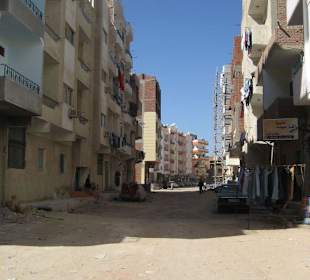 Parallelstraße zur Sheraton Road