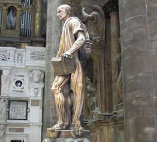 Im Dom, Statue II