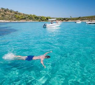 Schwimmen in der Blauen Lagune