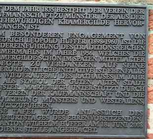 Bronzetafeln an die Geschichte
