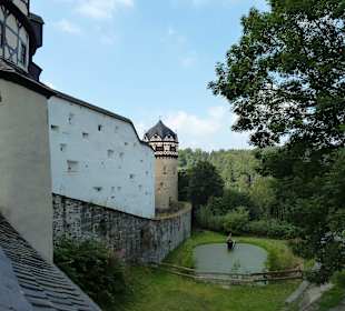 Gut erhaltene Wehranlage
