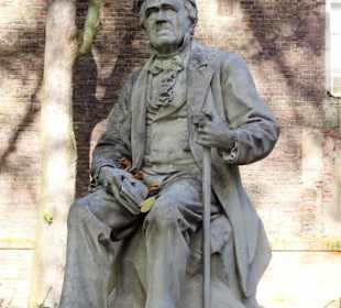 Rundgang über den Alten Friedhof in Bonn