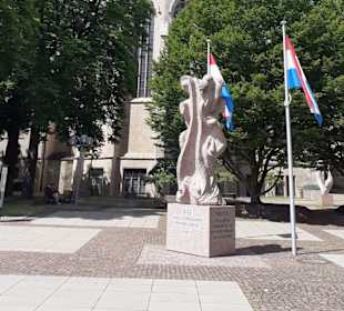 Kadish Mahnmal in Luxemburg Stadt