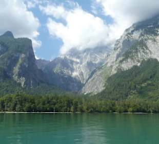 Fahrt mit dem Ausflugsboot auf dem Königssee