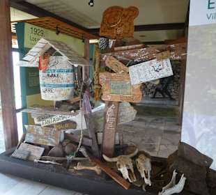 In der Station viele Erklärungen