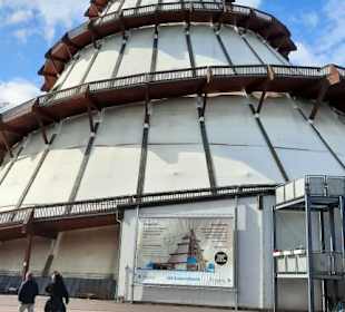 Jahrtausendturm mit Rampe