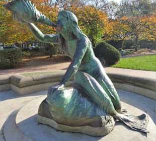 Ansichten des Stuhlmannbrunnens in Altona