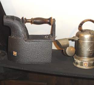 Rundgang durch die Ausstellung des Museums