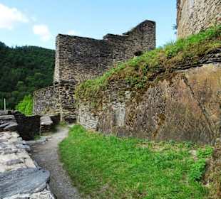 Auf dem Burggelände