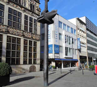 Die Ansgar-Säule am Ansgarikirchhof