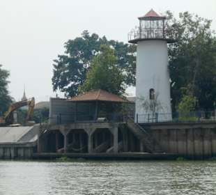 Flußfahrt um die Insel