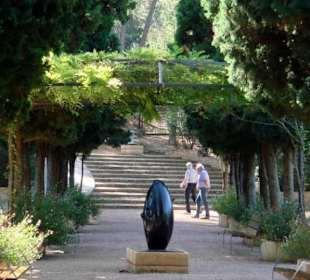 Schöne Zypressenallee