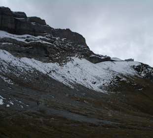 Weg über Schneereste