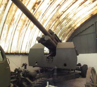 Auf dem Gelände des Militärmuseums Lesany