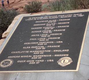 Gedenktafel an den Unfall 