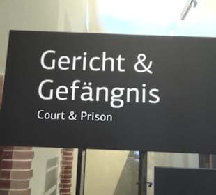 Gericht + Gefängnis 