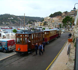 Hafen mit Orangenexpress
