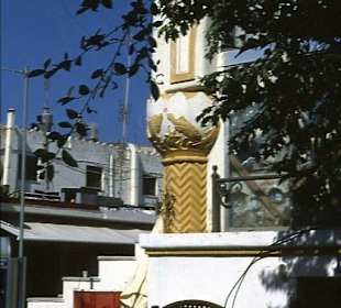 Der Hinweis an der Säule des Fischmarktes