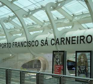 Die Metrostation des Flughafens