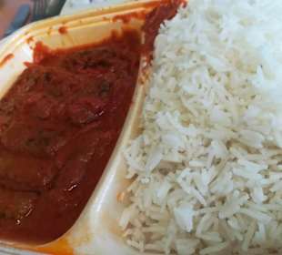 Cevapcici in Paprikasoße mit Reis