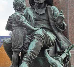 Ansichten des Bürgermeister-Smidt Denkmals