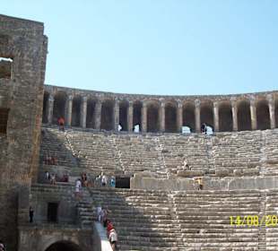 Immer noch im Theater