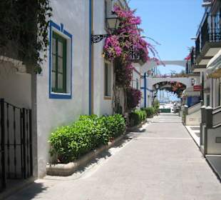 Malerische Gasse im alten Fischerdorf