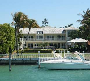 Island Queen Cruises