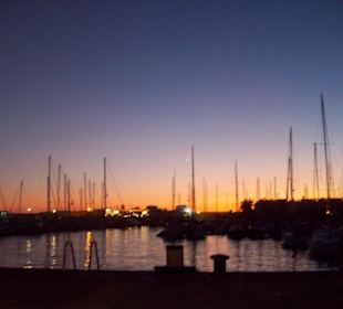 Sonnenuntergang am Hafen