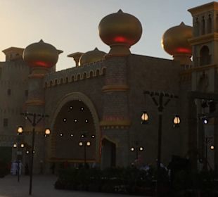 Tour zum Global Village