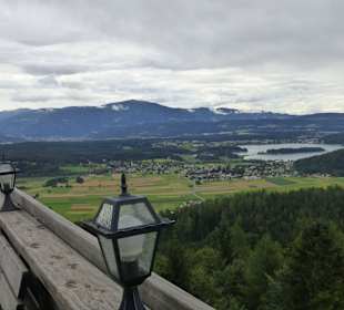 Blick von der Burg Arena Finkenstein auf den Faake
