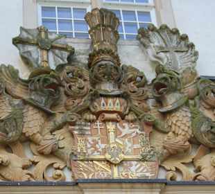 Wappen über dem Eingangsportal