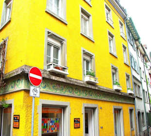 Durch die Niederburg