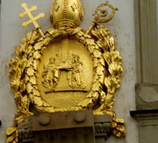 Über den Eingangspforten