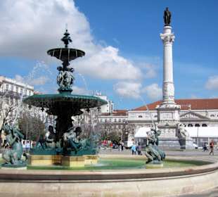 Der Rossio ist der schönste Platz der Stadt